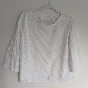 URBAN romantics EYELET lace white blouse size large